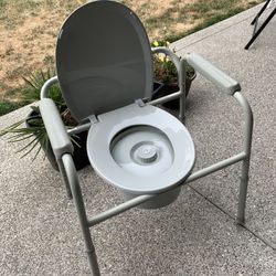 Portable toilet 