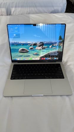 GREAT CONDITION - MacBook Pro, Top of the Line 2023
