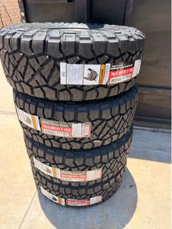 35x12.50r17 Nitto tires en excelentes condiciones de vida las 40