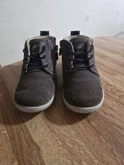 UGG SIZE 9 c (Lake Elsinore)