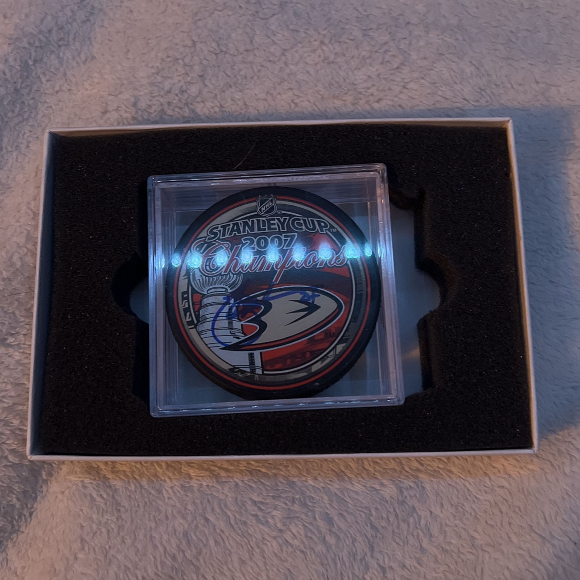 2007 Stanley Cup Champions Autographed Puck