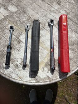 Torque wrenches