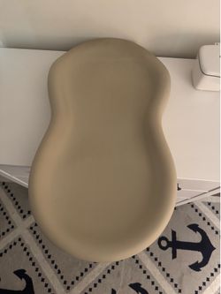 Keekaroo Peanut Changer