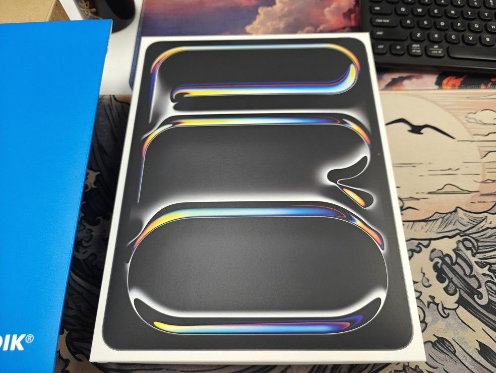 IPAD PRO 13 M5 (NEWEST MODEL) 1TB MEMORY (WIFI + CELLULAR) BRAND NEW