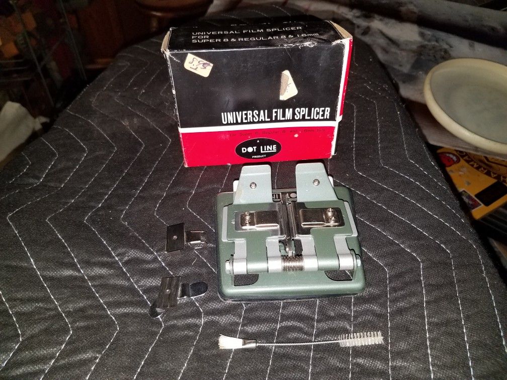 Universal film spliter