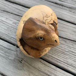Vintage Wind stone Edition Dinosaur Egg Hatching Triceratops 