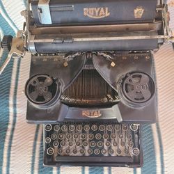 1920's Royal Typewriter 