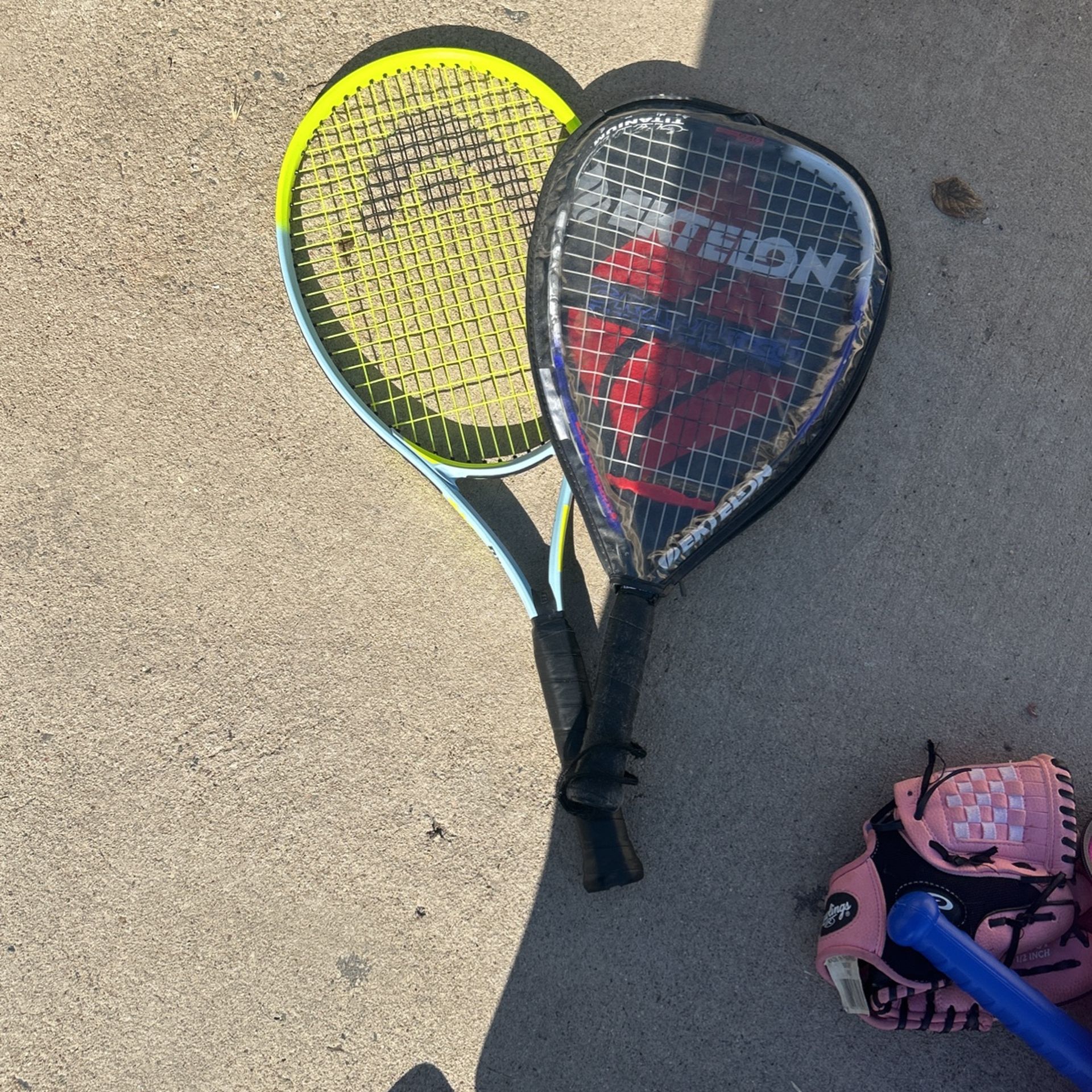 Tennis rackets 