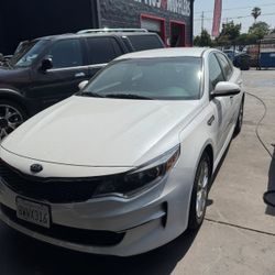 2017 KIA Optima