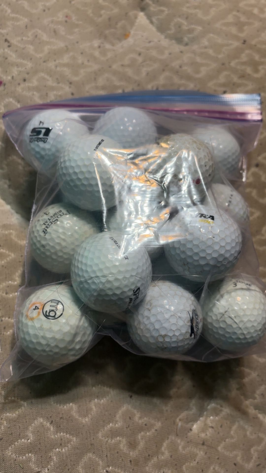 Random golf balls