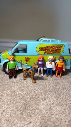 Playmobile - Mystery Machine /w Characters and Accessories