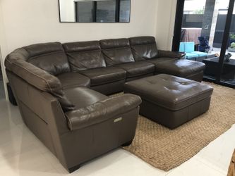 LEATHER SECTIONAL “MUST SEE”