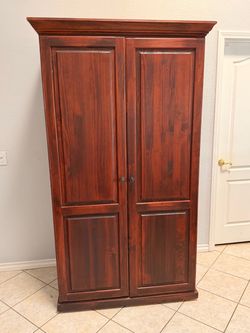 Wooden Armoire 🔺tall 76”W 40”D 24”🔺Great condition 🔺