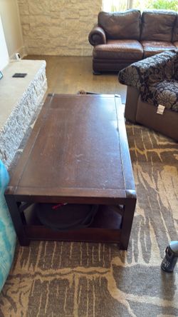 Cocktail table free