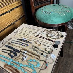 Ladies women's girls vintage jewelry necklaces bracelets pendants for sale in dade city FL
