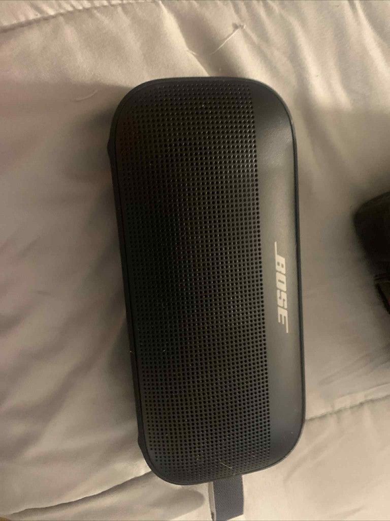 Bose Blurtooth Portalble Speaker 