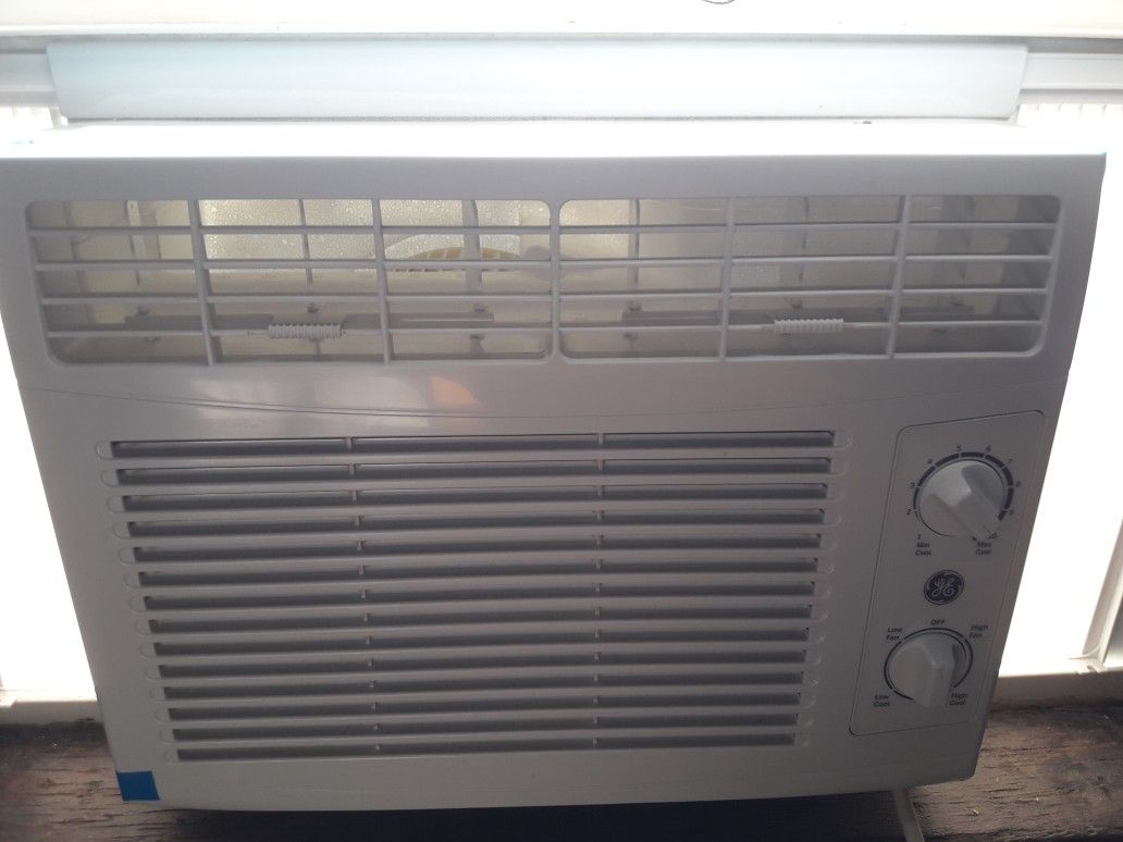 GE 5000 BTU Window AC