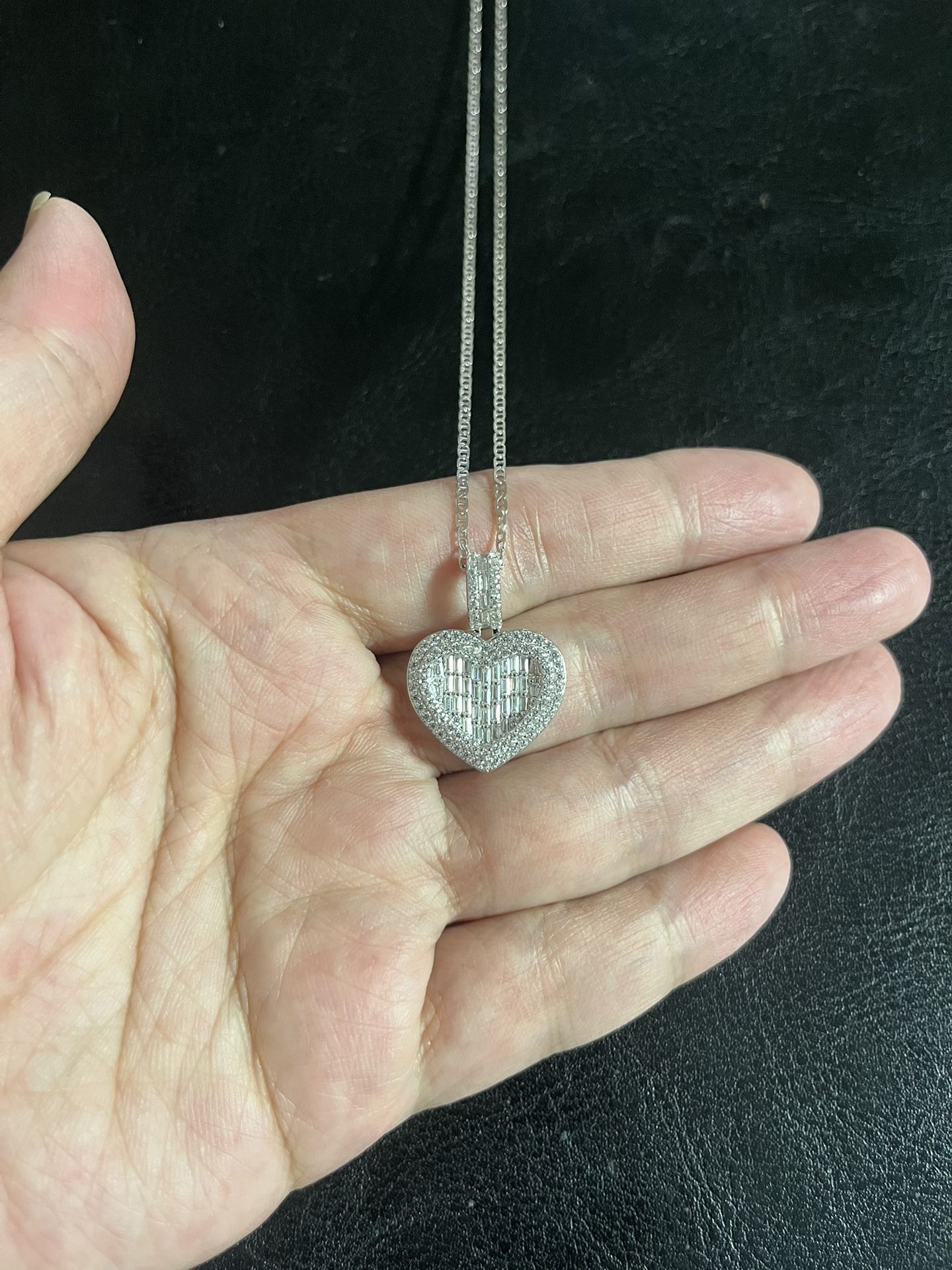 925 Sterling silver heart pendant.