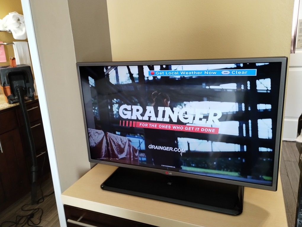 32 Inch LG TV ( Not A Smart TV)