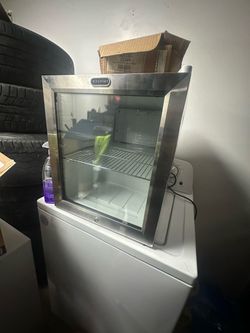 Whynter Celsius Glass Door Mini Refrigerator / Display Cooler