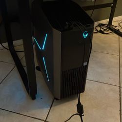 Alienware Aurora R8 Nvidia RTX 2080 Super. Top Tier Gaming Pc