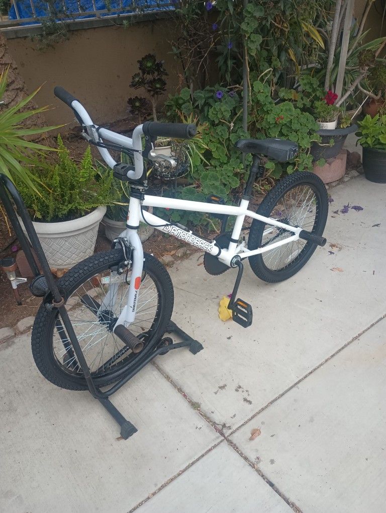 Nice Diamondback 20" BMX Bike In Good Condition
