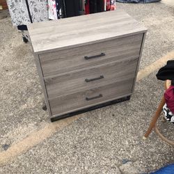 CHEST OF DRAWERS