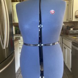 Singer Dress Form