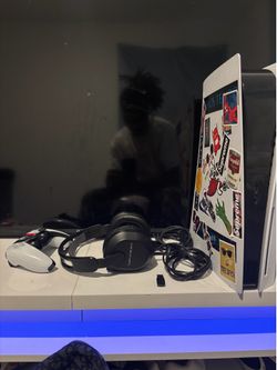 PS5 Disc console with headset