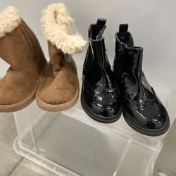 Toddlers Size 7 Boots Both For $7