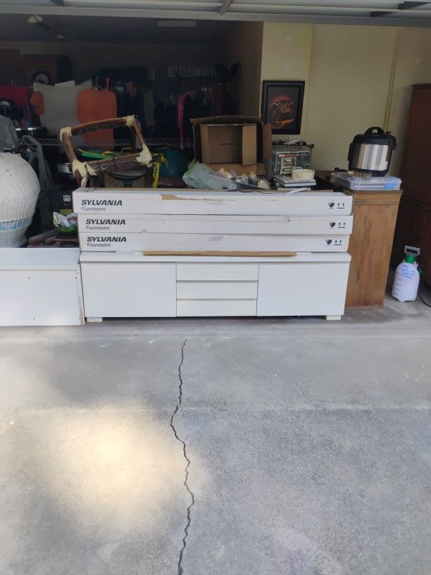 Sylvania Cool White Florescent Tube Light 55W 6FT