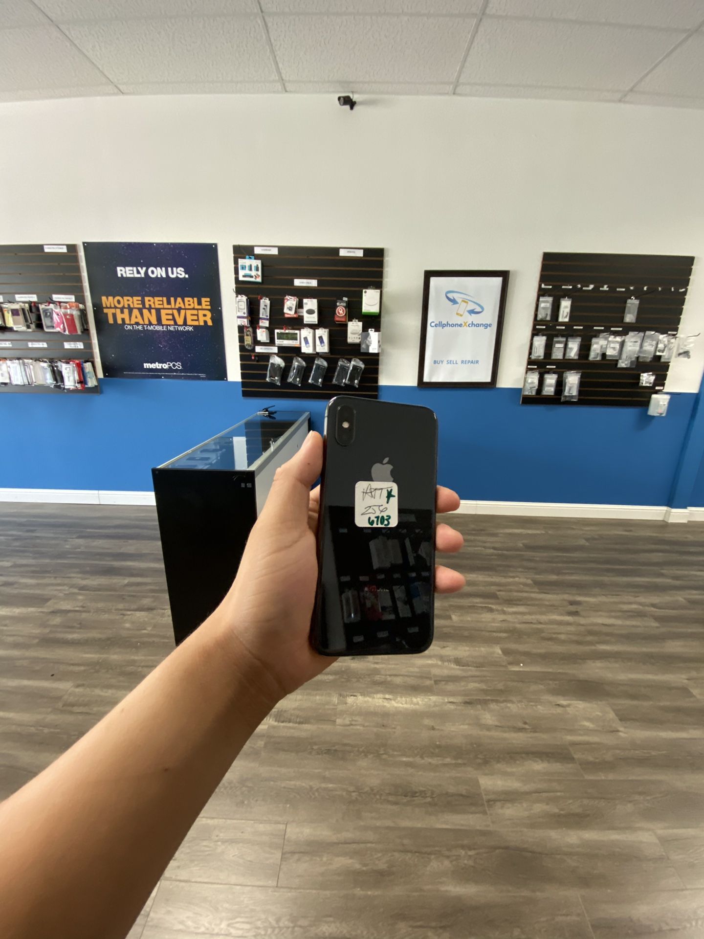IPHONE X 256GB AT&T CRICKET