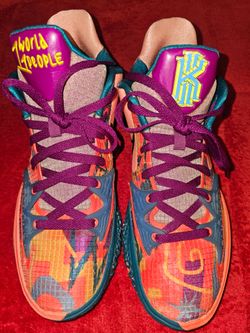Kyrie 4s "1 World 1 People" Size 10.5 No Box Worn