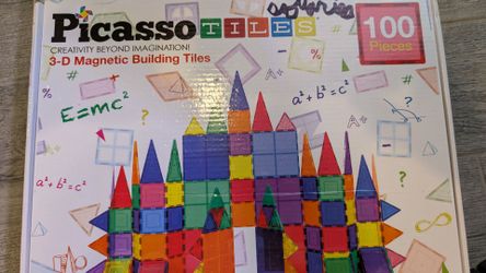 220 piece Picasso tiles