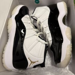 Air Jordan 11 “Gratitude” – Size 10