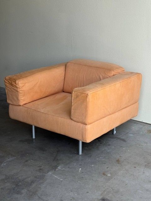 Piero Lissoni Swivel Lounge Chair for Cassina – Italian Modernist Seating