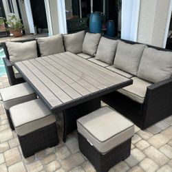 Like New 6 Piece Patio Sectional 