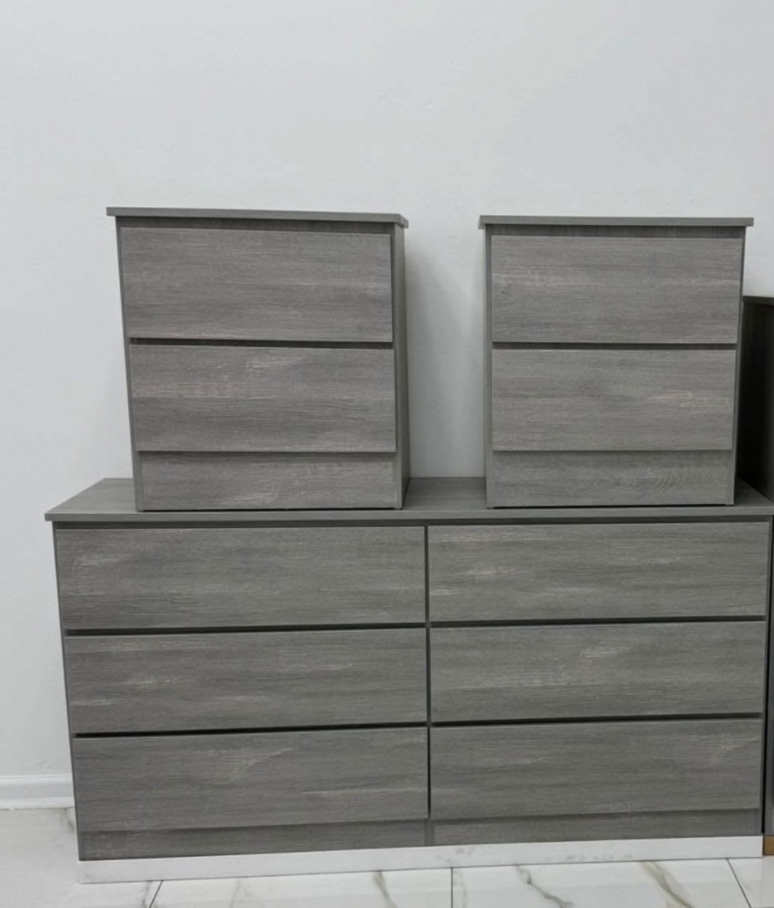 Dresser And 2 Nightstands - Cómoda Y 2 Mesitas De Noche