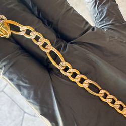 10k Diamond Cut Figaro Bracelet 8inch 6.5 Grams 