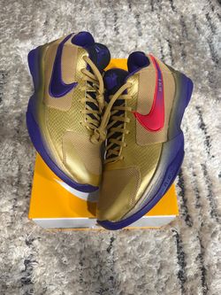 Kobe 5 Undefeated Hall Of Fame Size 10.5 100% Authentic