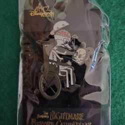 2002 Disneyland Resort Nightmare Before Christmas 13 Days Of Halloween Swivel Pin # 4 Dr Finklestein