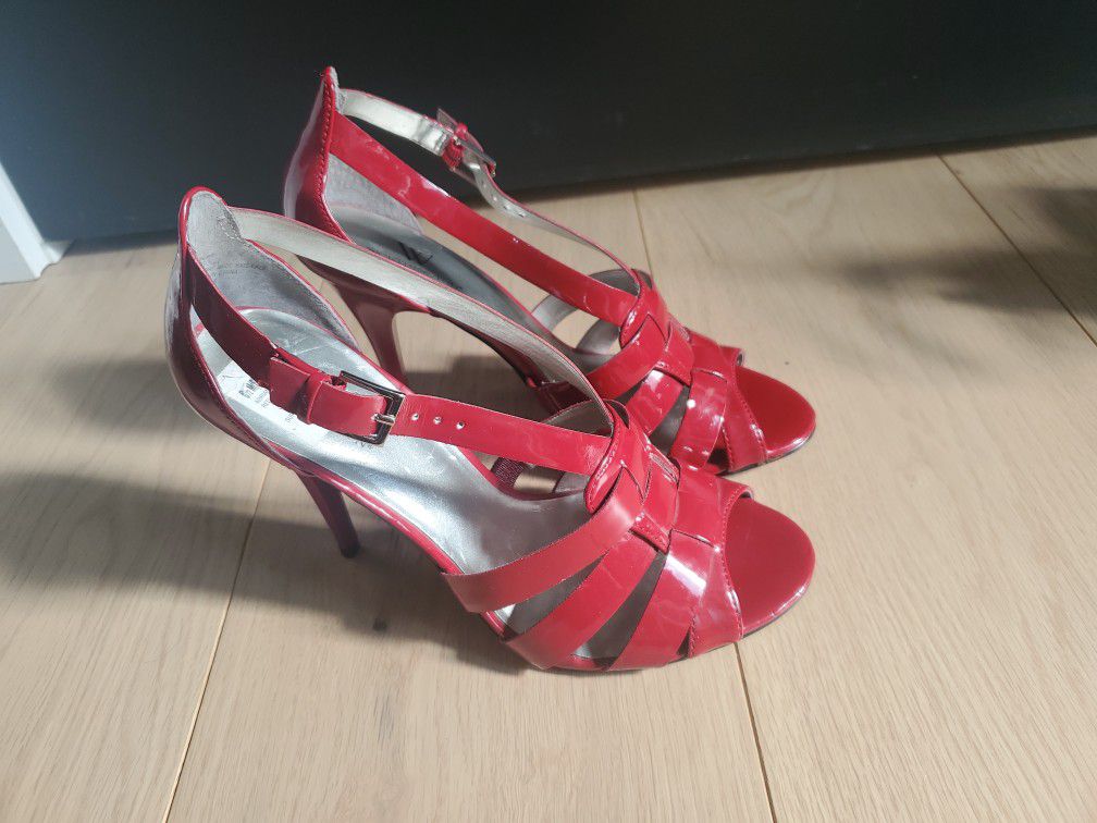 Worthington Red Heels Size 6.5 Like New