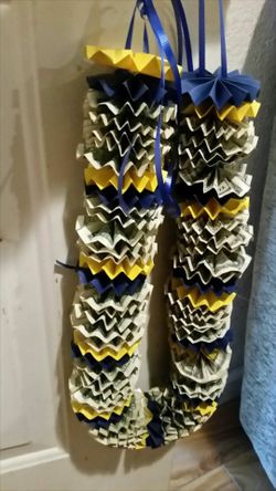 Money leis
