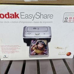 LOT OF KODAK EASY SHARE CAMERA PRINT DOCK NEW AND EXTRA BONUSES