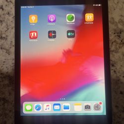 iPad Air Apple 1st Gen 16GB Wi-Fi - used in good condition 
