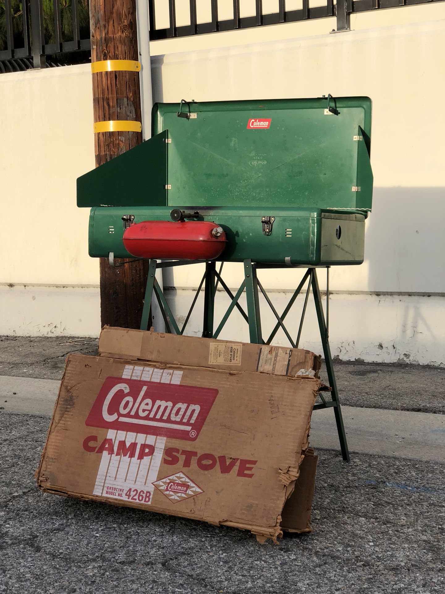 Vintage Coleman Portable grill with stand 💥