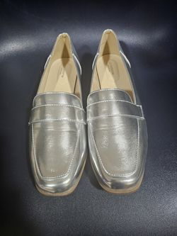 Womans shoes size 11
