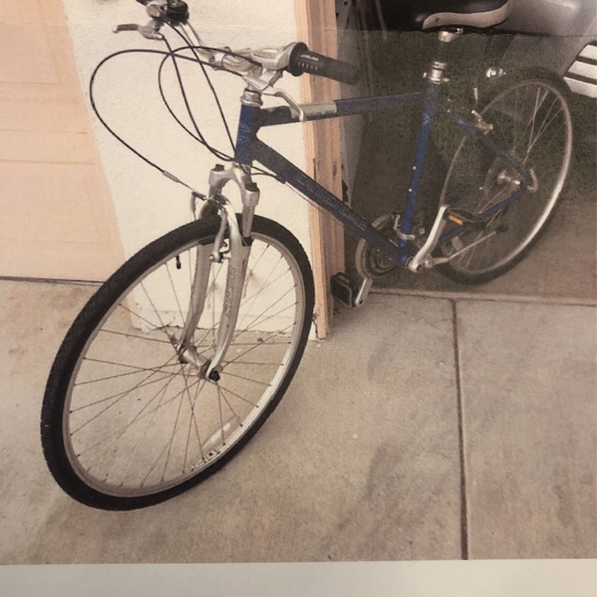Cannondale Adventure 400 Hybrid Bike