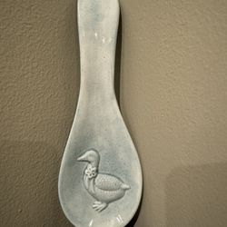 Countryside Charm: Ceramic Spoon Rest with Duck Motif