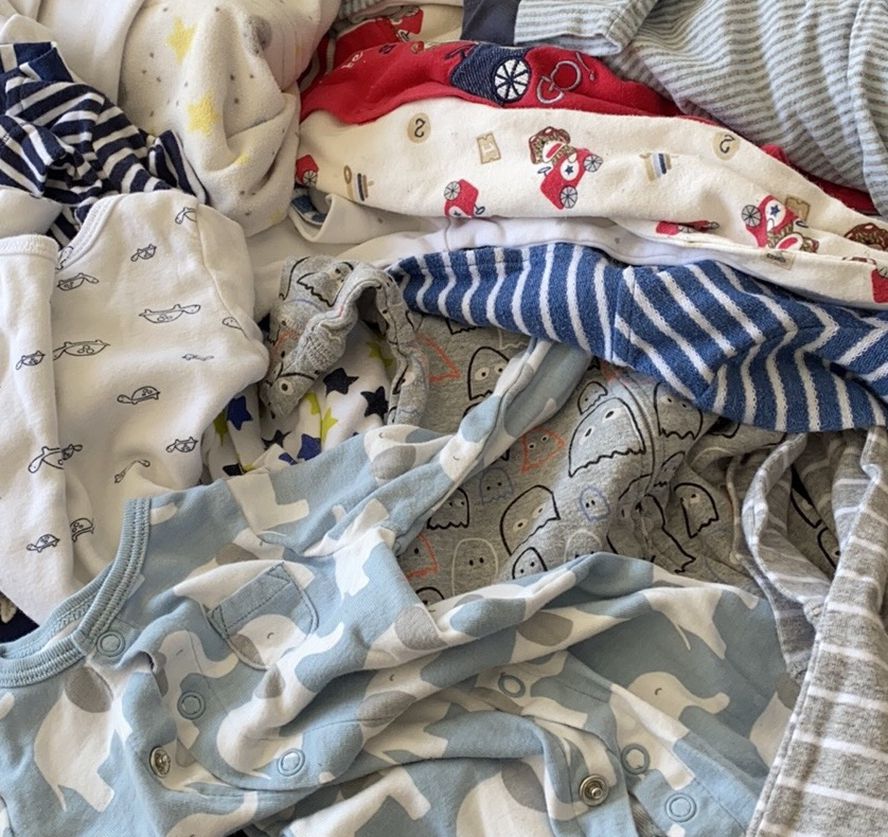 Newborn - 3 months clothing lot bundle Brands like Carter’s , boppy, baby starters, peek a belly, bright stars and others !! Boys clothing lot bundle